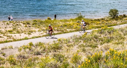 Luxury Condo w/ 2 Private Balconies, Stunning Mountain Views & Natural Light!