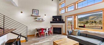 Luxury Condo w/ 2 Private Balconies, Stunning Mountain Views & Natural Light!