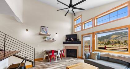 Luxury Condo w/ 2 Private Balconies, Stunning Mountain Views & Natural Light!