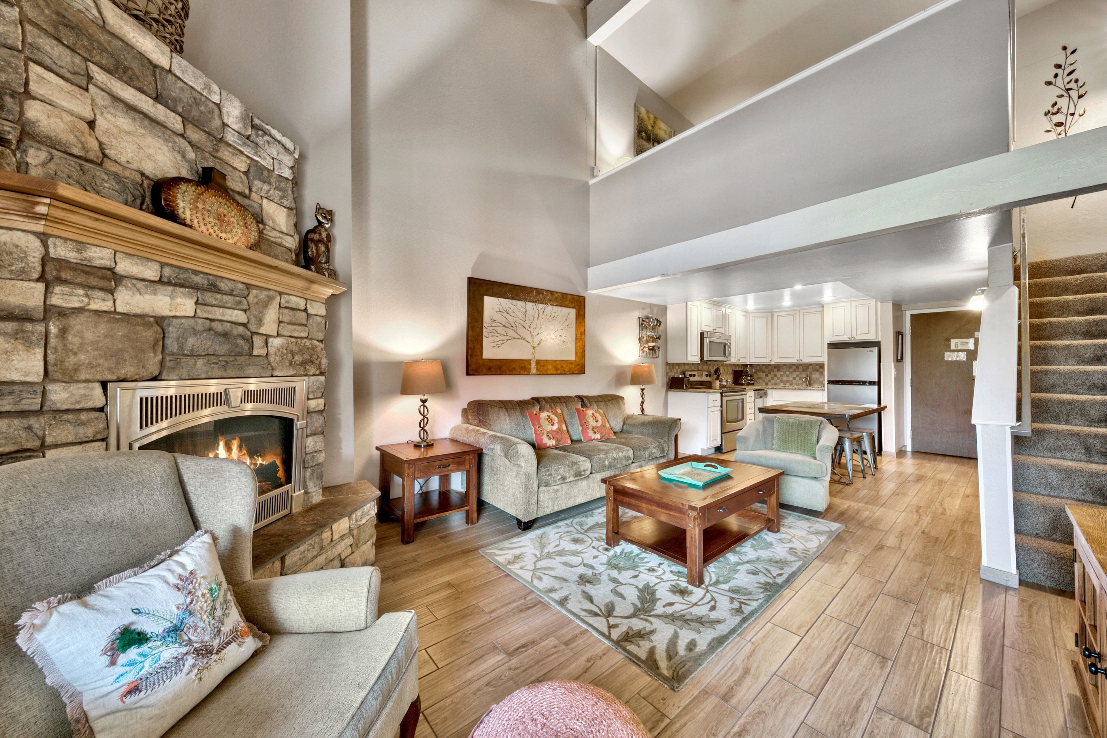 TV, fireplace
