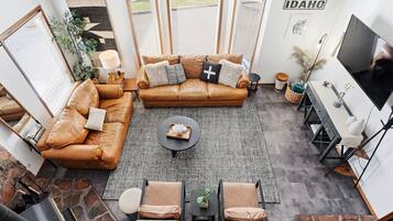 Smart TV, chimenea, videojuegos y reproductor de DVD