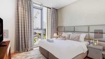 2 bedrooms, desk, iron/ironing board, WiFi