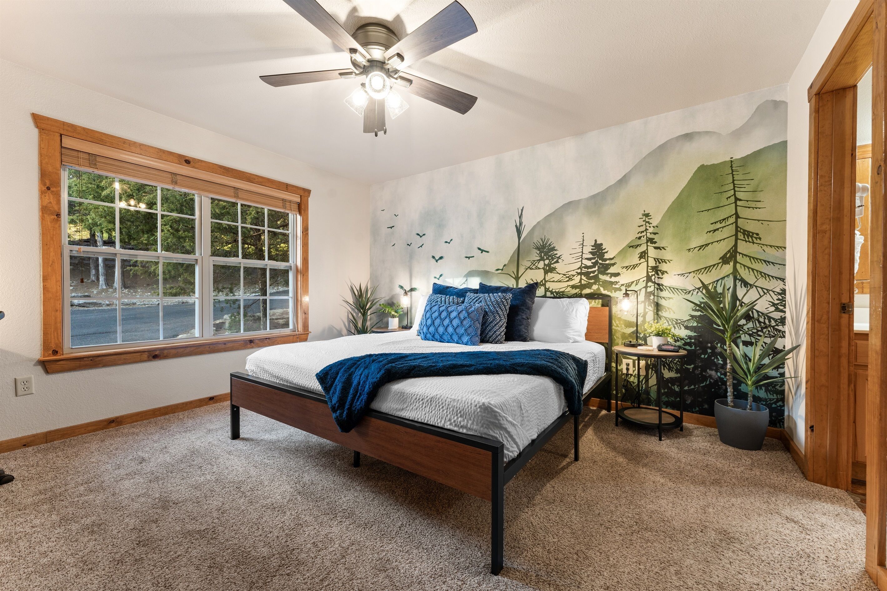 2 多间卧室、办公桌、熨斗/熨衣板、旅行婴儿床