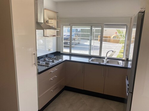 Maison isolée avec sa piscine et son barbecue