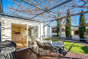 Outdoor dining - BONAVIVE, Port Elliot - Luxury - Family - Township (Port Elliot)