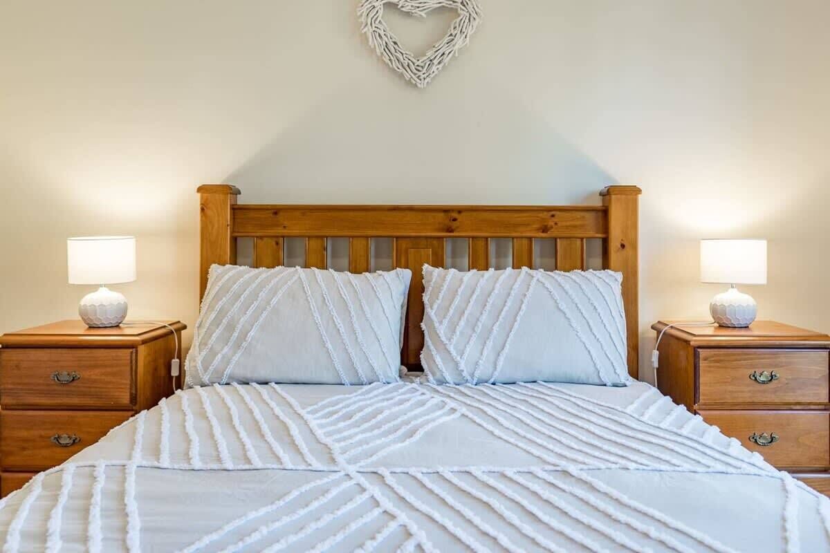 3 bedrooms, iron/ironing board