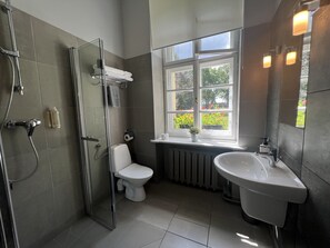 Dusche, Handtücher, Seife, Shampoo