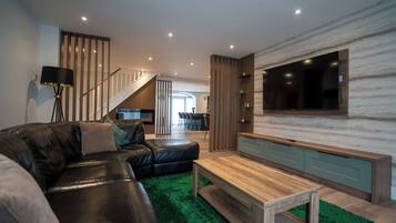 Rumah | Area keluarga | TV dan perapian