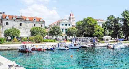 Coastal Paradise Villa With Pool