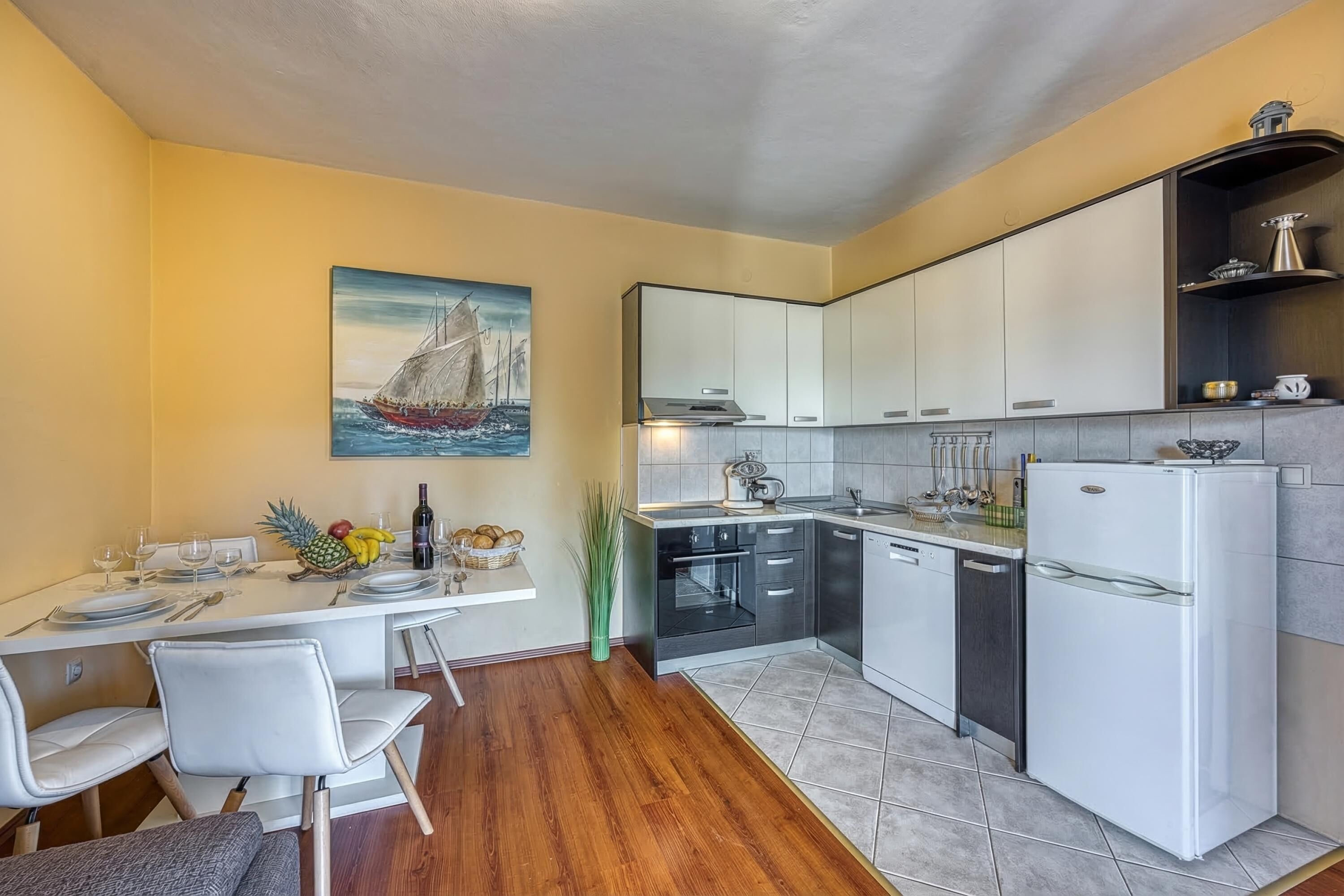 Familienvilla, 4 Schlafzimmer, Balkon (Coastal Paradise Villa with Pool) | Eigene Küche | Esstisch