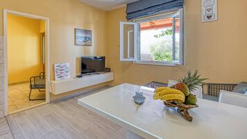 Familienvilla, Mehrere Schlafzimmer (Coastal Paradise Villa with Pool) | Innenbereich