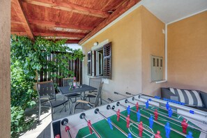 Outdoor dining - Coastal Paradise Villa With Pool (Sveti Filip i Jakov)