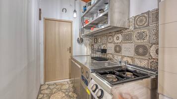 Kühlschrank, Ofen, Herdplatte, Geschirrspüler