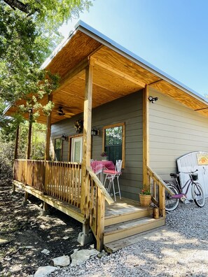 Exterior - Alamo Springs Country Cottages in Fredericksburg Texas. Cottage #1 Adaline (Fredericksburg)