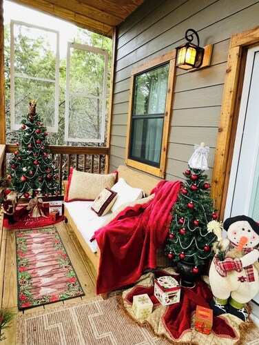 Alamo Springs Country Cottages in Fredericksburg Texas. Cottage #1 Adaline