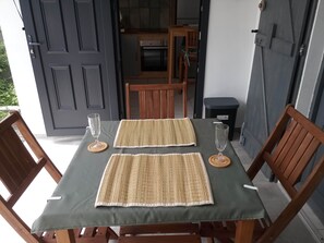 Outdoor dining - 36 Baltazia - 3-star rental in Sainte-Anne, Guadeloupe (Sainte-Anne)