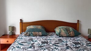 2 bedrooms, desk, iron/ironing board, travel crib - 36 Baltazia - 3-star rental in Sainte-Anne, Guadeloupe (Sainte-Anne)