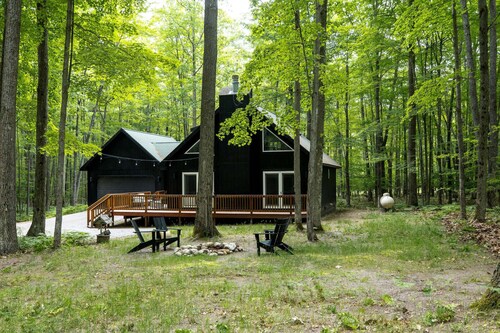 Escape to Winter-Chard Lake Forest Chalet — Your Northern Michigan Basecamp