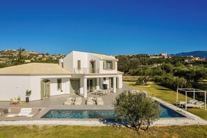 บริเวณภายนอก