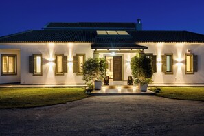 บริเวณภายนอก