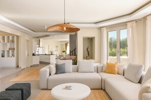 奢华别墅, 4 间卧室 | 起居区 | 智能电视