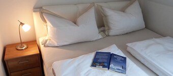 Traumhafte Wohnung Über Zwei Ebenen mit Infrarotkabine, Balkon und Terrasse