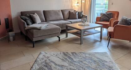 Traumhafte Wohnung Über Zwei Ebenen mit Infrarotkabine, Balkon und Terrasse