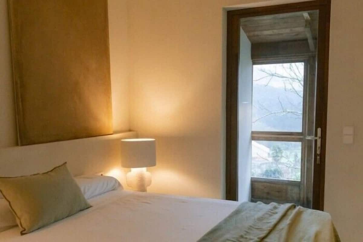 Habitación Gallery doble, 1 cama de matrimonio grande, vistas a la colina | Ropa de cama de alta calidad y colchones viscoelásticos