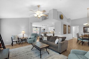 Smart TV, reproductor de DVD y libros