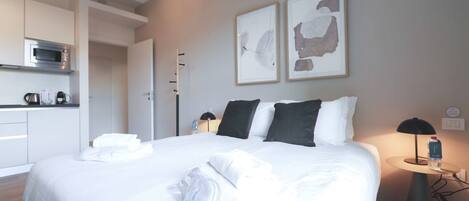 Bügeleisen/Bügelbrett, kostenloses WLAN, Bettwäsche