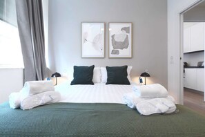 2 bedrooms, iron/ironing board, free WiFi, bed sheets