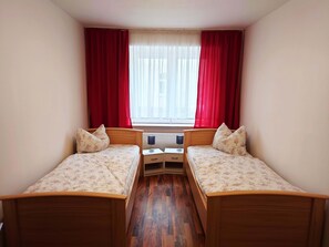 2 bedrooms, free WiFi, bed sheets - Ruhige Monteurwohnung für 4 Personen in Freiberg (Freiberg)