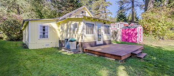 Newport Cabin on Diamond Lake w/ Private Boat Dock