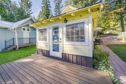 Newport Cabin on Diamond Lake w/ Private Boat Dock