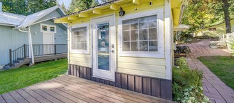 Newport Cabin on Diamond Lake w/ Private Boat Dock