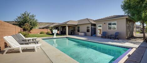 House (5 Bedrooms) | Front of property