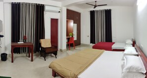 10 soverom, strykejern/-brett, wi-fi og sengetøy