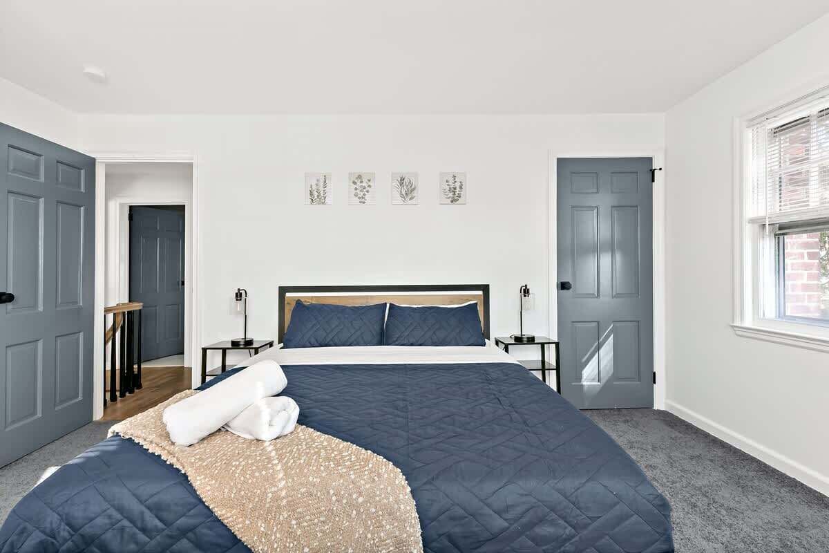 3 bedrooms, iron/ironing board, travel crib, WiFi