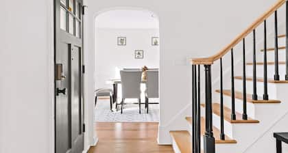 Near NYC ~ Fire pit, Game Room, King Bed