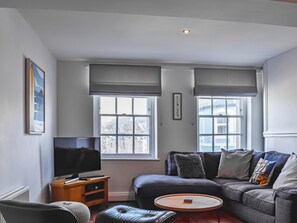 Living area - 3 bedroom accommodation in Plymouth (Plymouth)