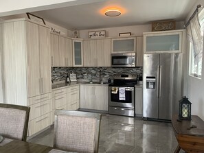 Fridge, microwave, oven, coffee/tea maker - Salinas Blue House 2 in the Beach, Private Pool (Santa isabel)