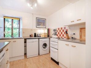 Dishwasher, cookware/dishes/utensils