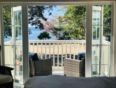 All Inclusive Negril Beachfront Family Villa located in a gated country club 