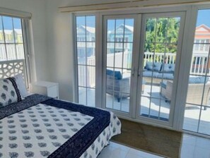 4 habitaciones, tabla de planchar con plancha, wifi y ropa de cama 