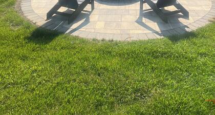 WATERFRONT renovated 3 bdrm quiet safe area pet friendly restaurants shops near
