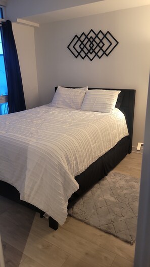 1 habitación, tabla de planchar con plancha, wifi y ropa de cama 