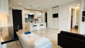 Studiosuite – executive, 1 soverom | Skrivebord, lydisolert, strykejern/-brett og wi-fi (inkludert)