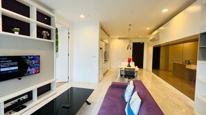Flat-screen TV, fireplace - The Platinum klcc By Falmas  (Kuala Lumpur)