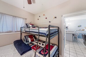 2 chambres, fer et planche à repasser, Wi-Fi, literie fournie