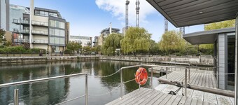 Lovely Water Lodge in London - Sleeps 6